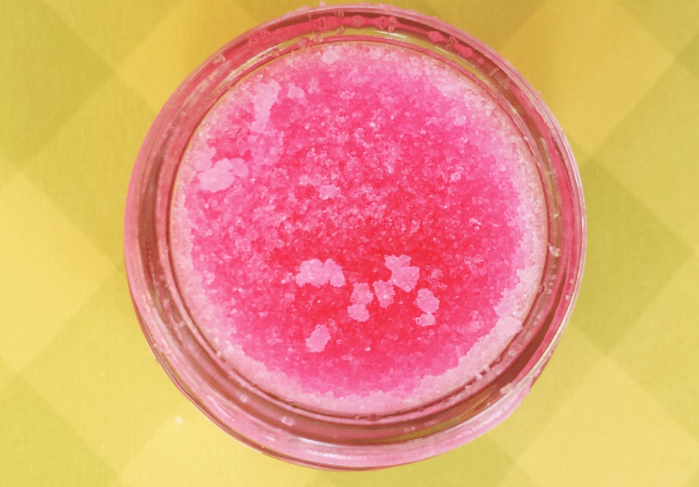 LUSH Sugar Lip Scrub - Bubblegum flavour - inside